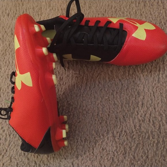 Under Armour Cleats - Picture 1 of 4